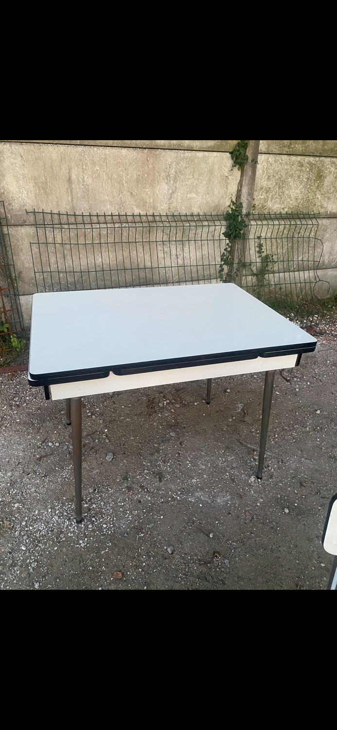Formica table and chairs