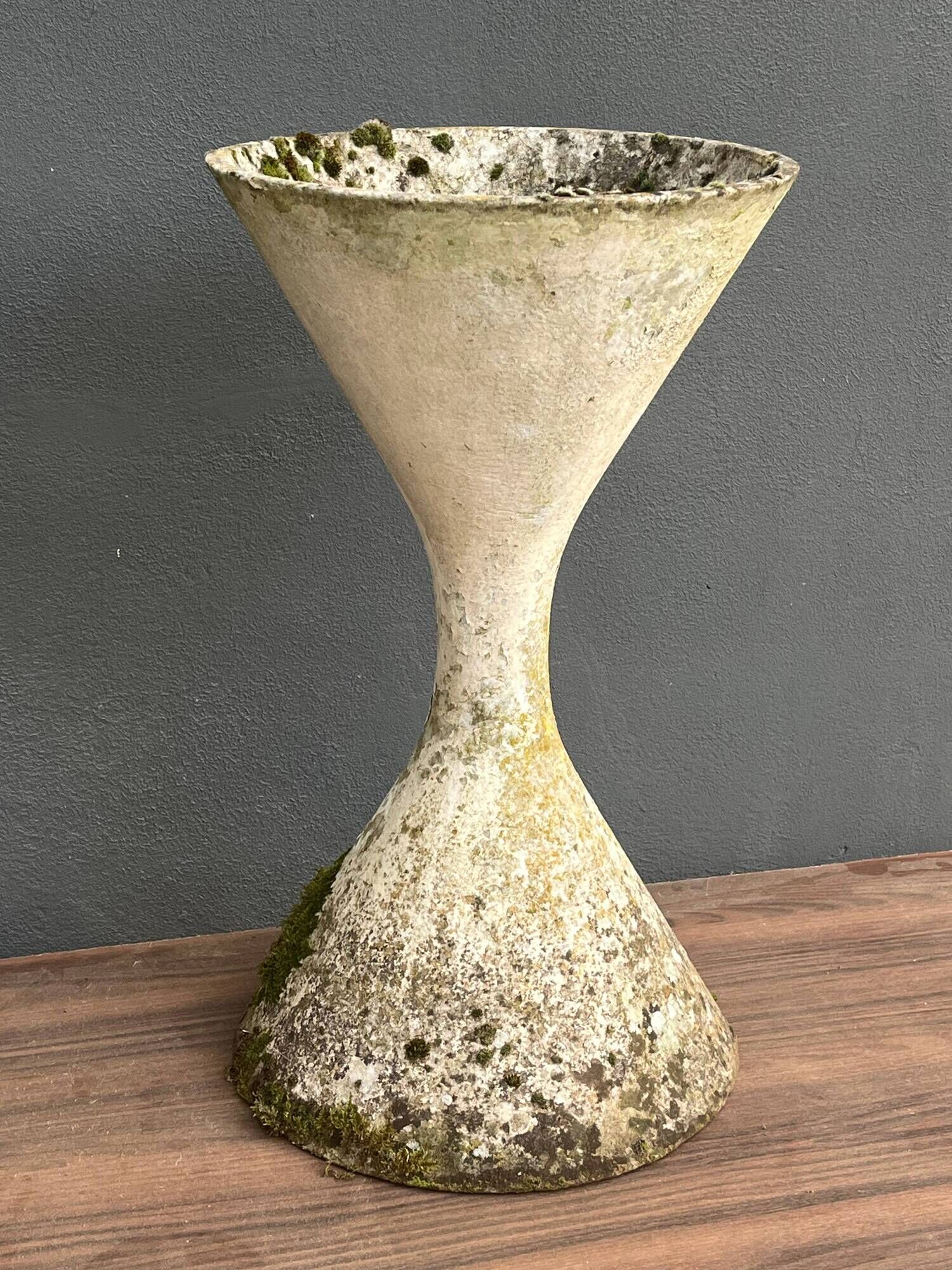 Diabolo planter, Anton Bee and Willy Guhl for Eternit Switzerland, 1950