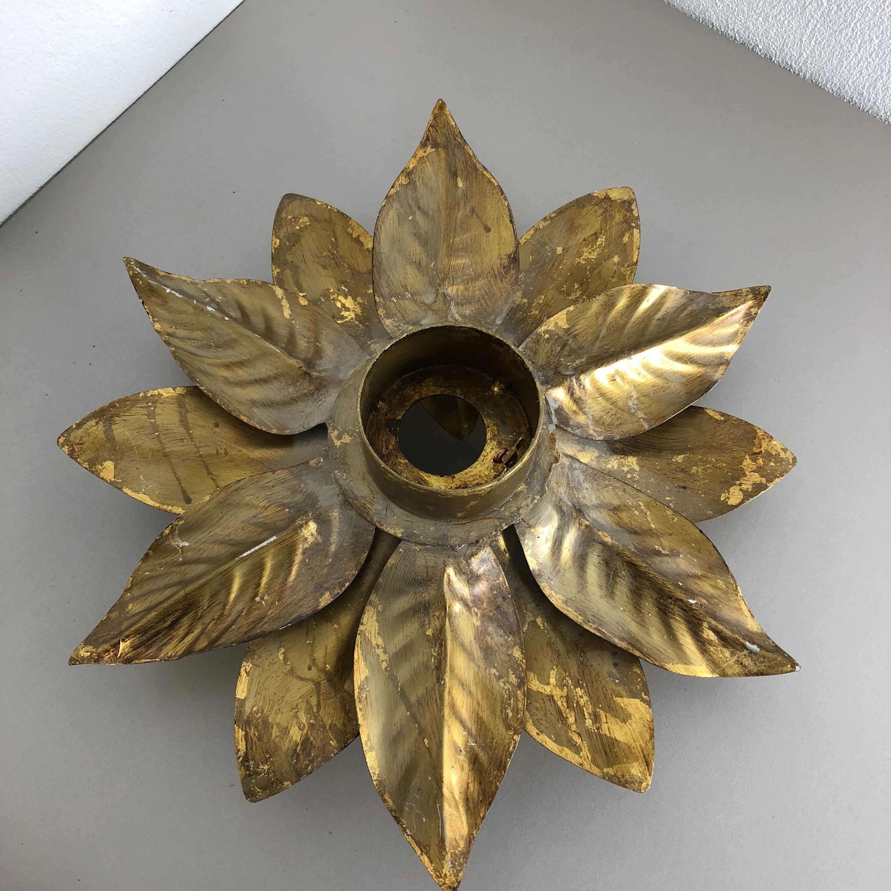 Set of 3 Golden Florentiner Leaf Theatre Wall Ceiling Light Sconces, Italy 1960s