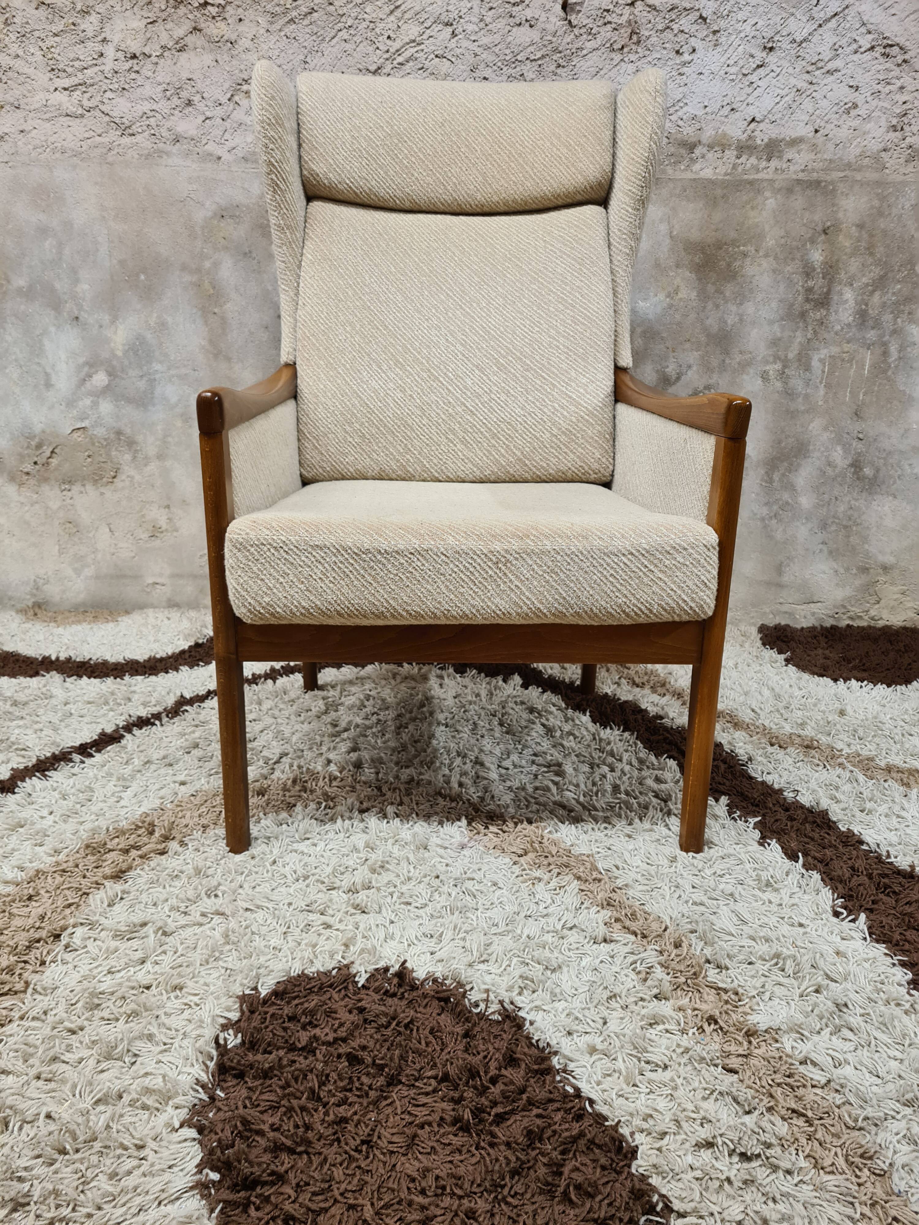 Vintage 1960 ear armchair