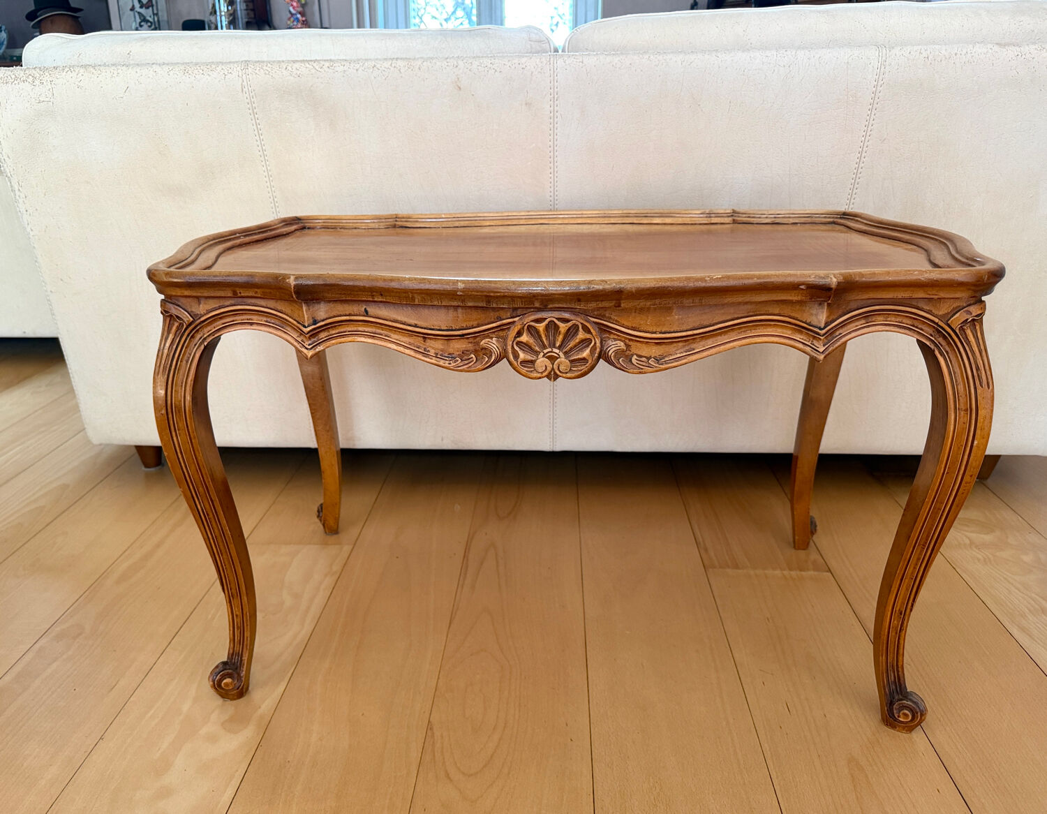 Louis XV table style