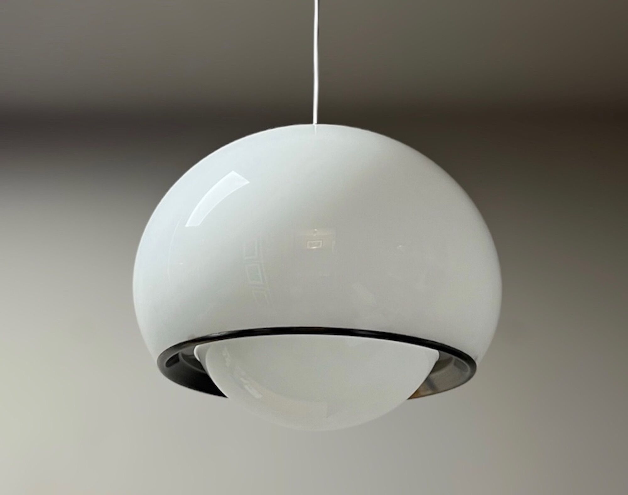 Space age pendant lamp Bud by harvey guzzini, 70s