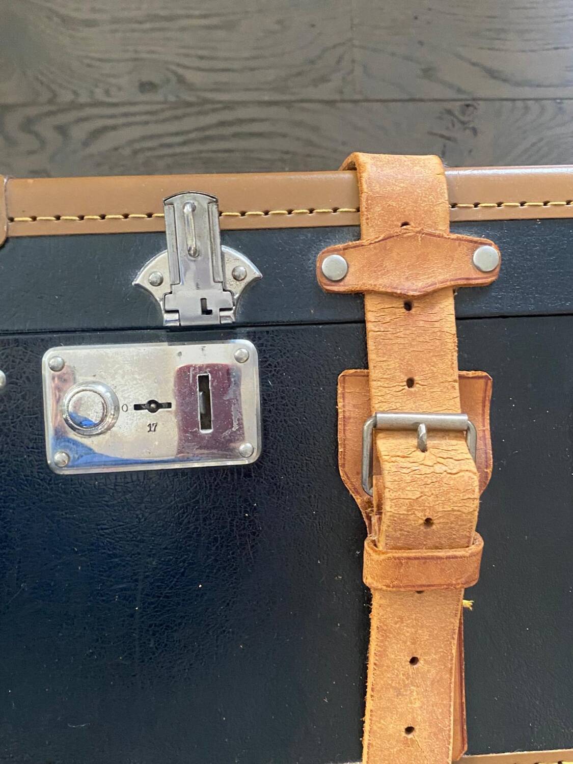 Malle Cabin Mid-Century Fibre Vulcanised / Beige Leather / Metal