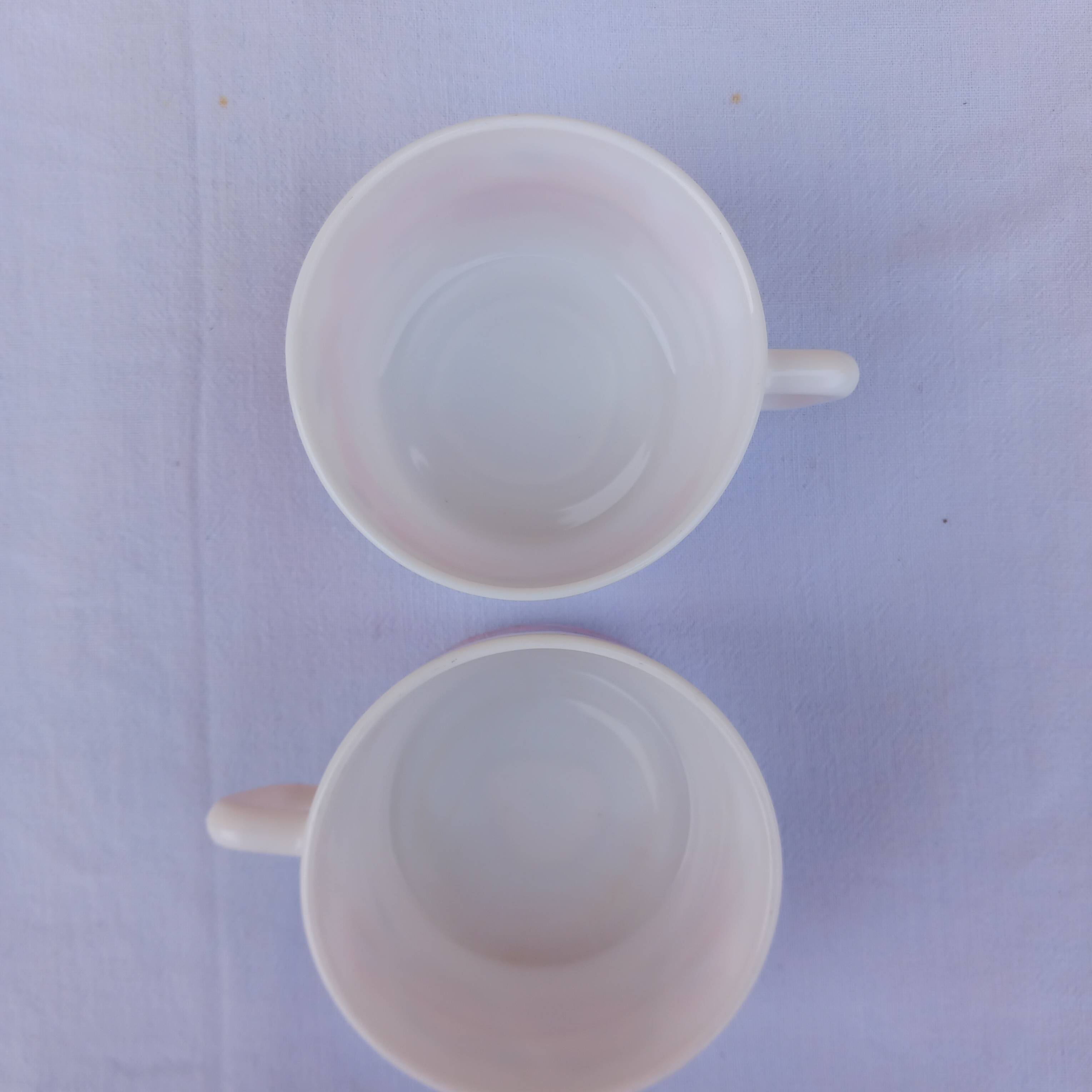 2 large 70s Arcopal cups - Lotus pattern