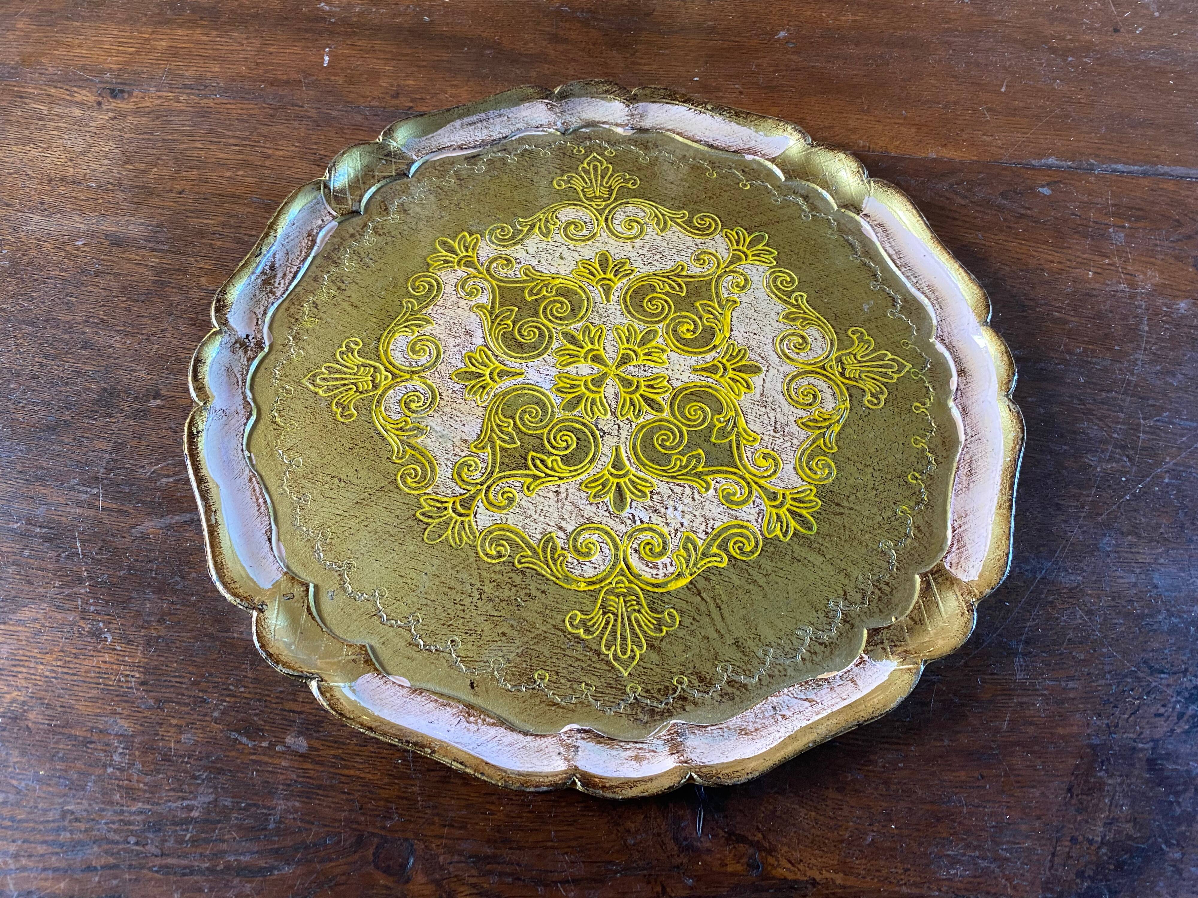 Venetian tray in gilded wood