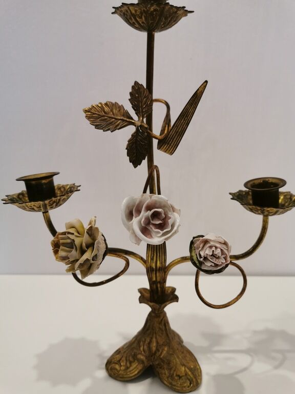 Paire de candelabres d'église fleurs céramique