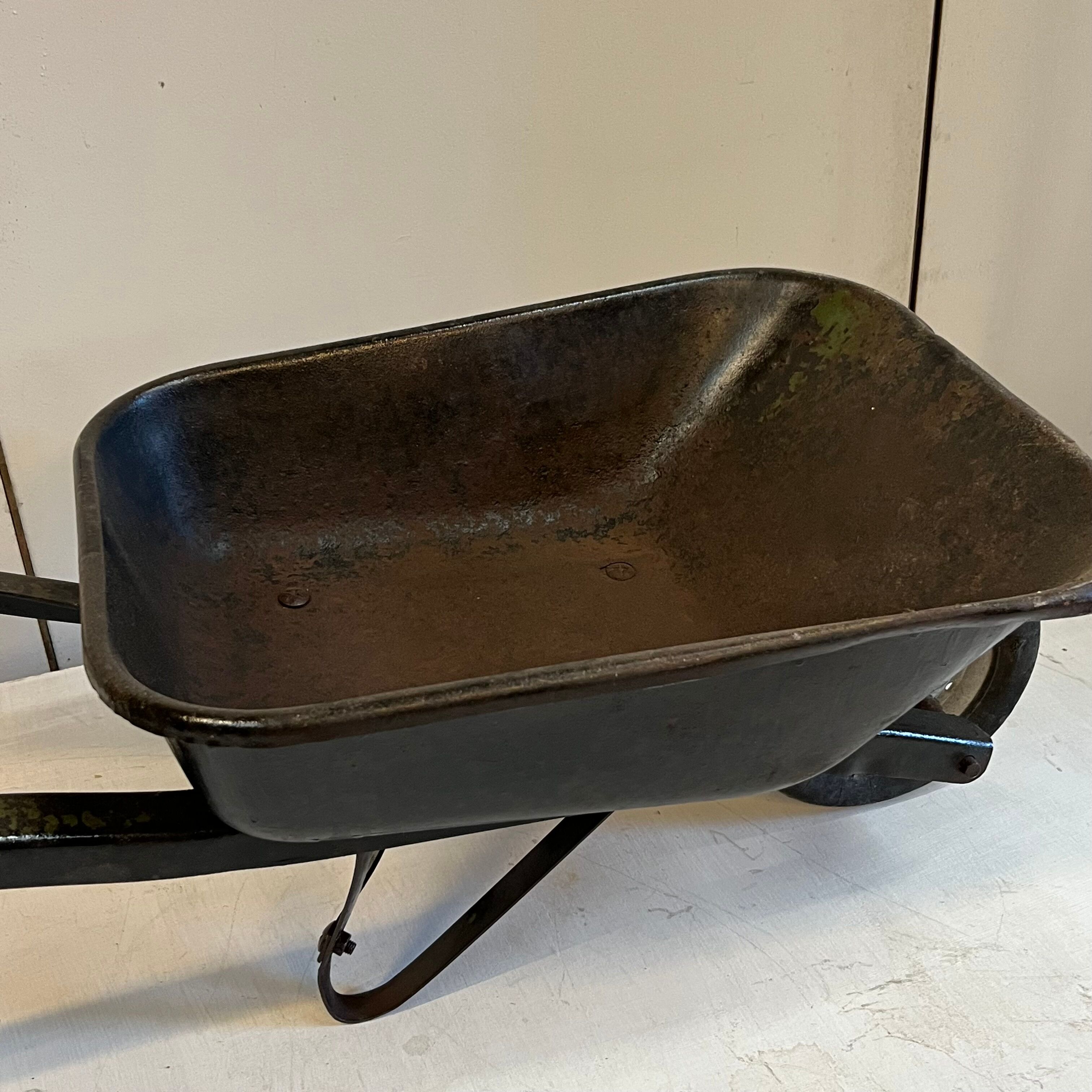 Children's wheelbarrow