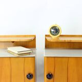 Ensemble de deux tables de chevet en bois et verre, Tchécoslovaquie 1950