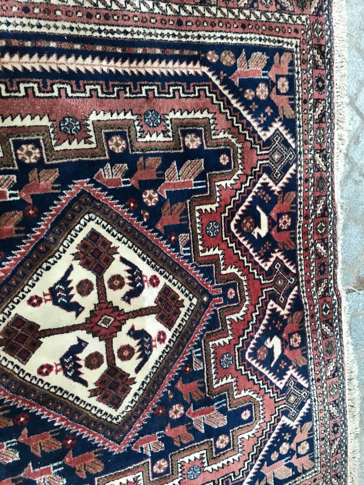 Carpet vintage Persian Afshar done hand 143 X 187 CM