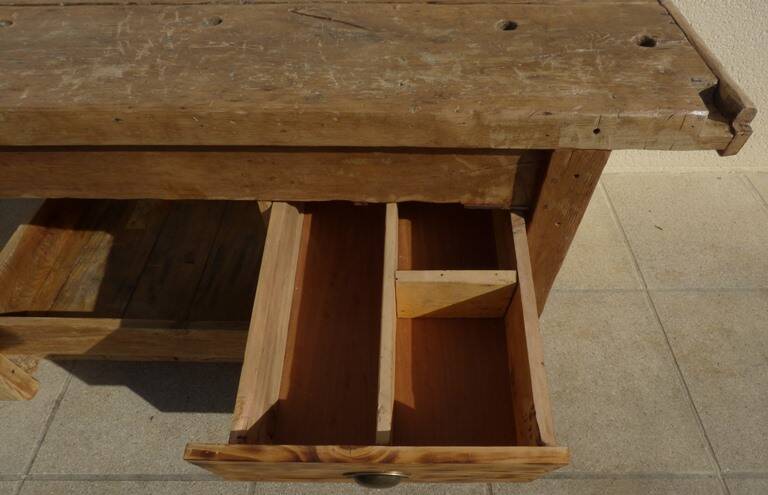Large workbench with press, 2 drawers and storage tray - Totally sanded and varnished