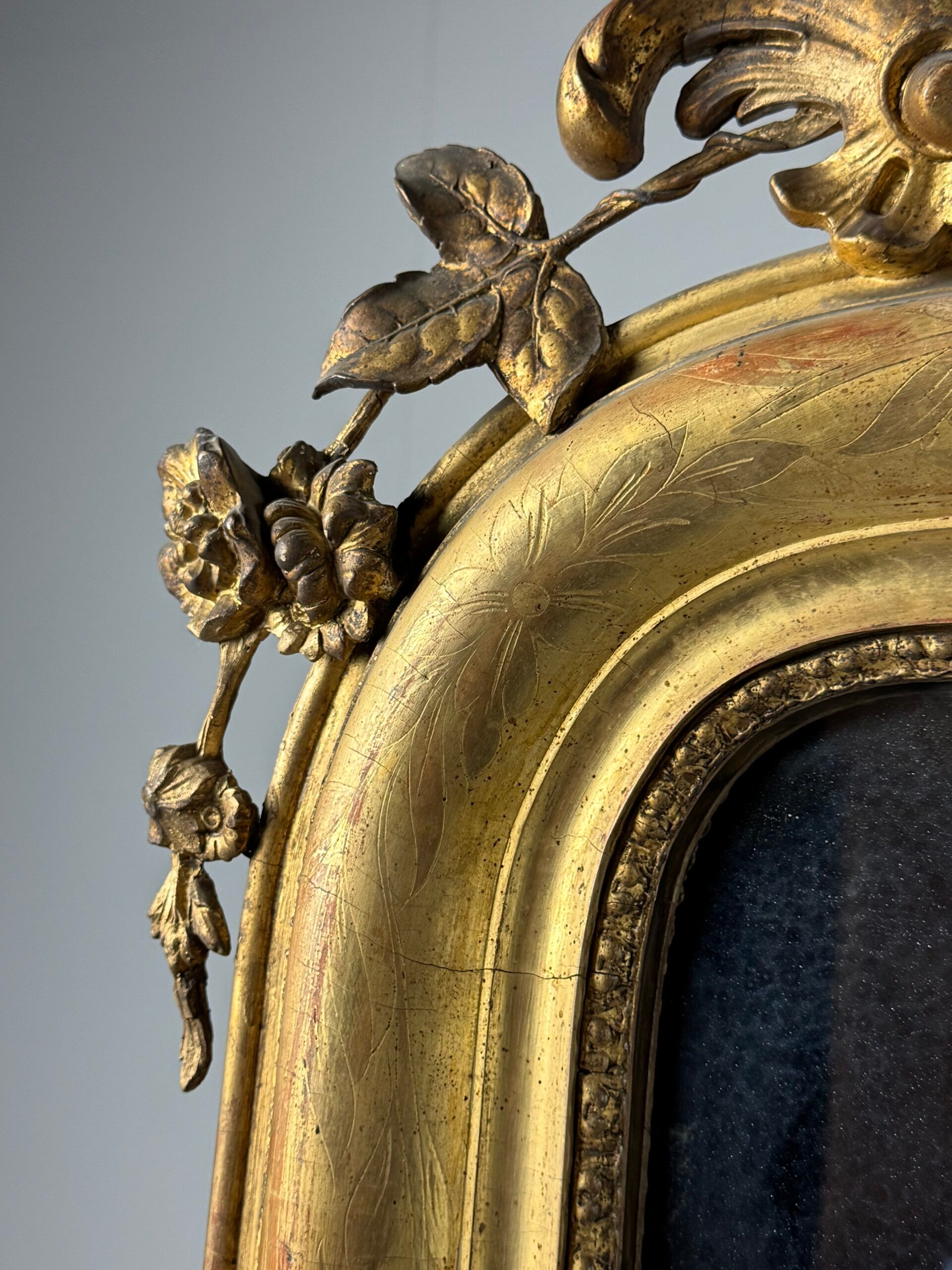 Ensemble de 2 miroirs dorés antiques français du 19ème siècle