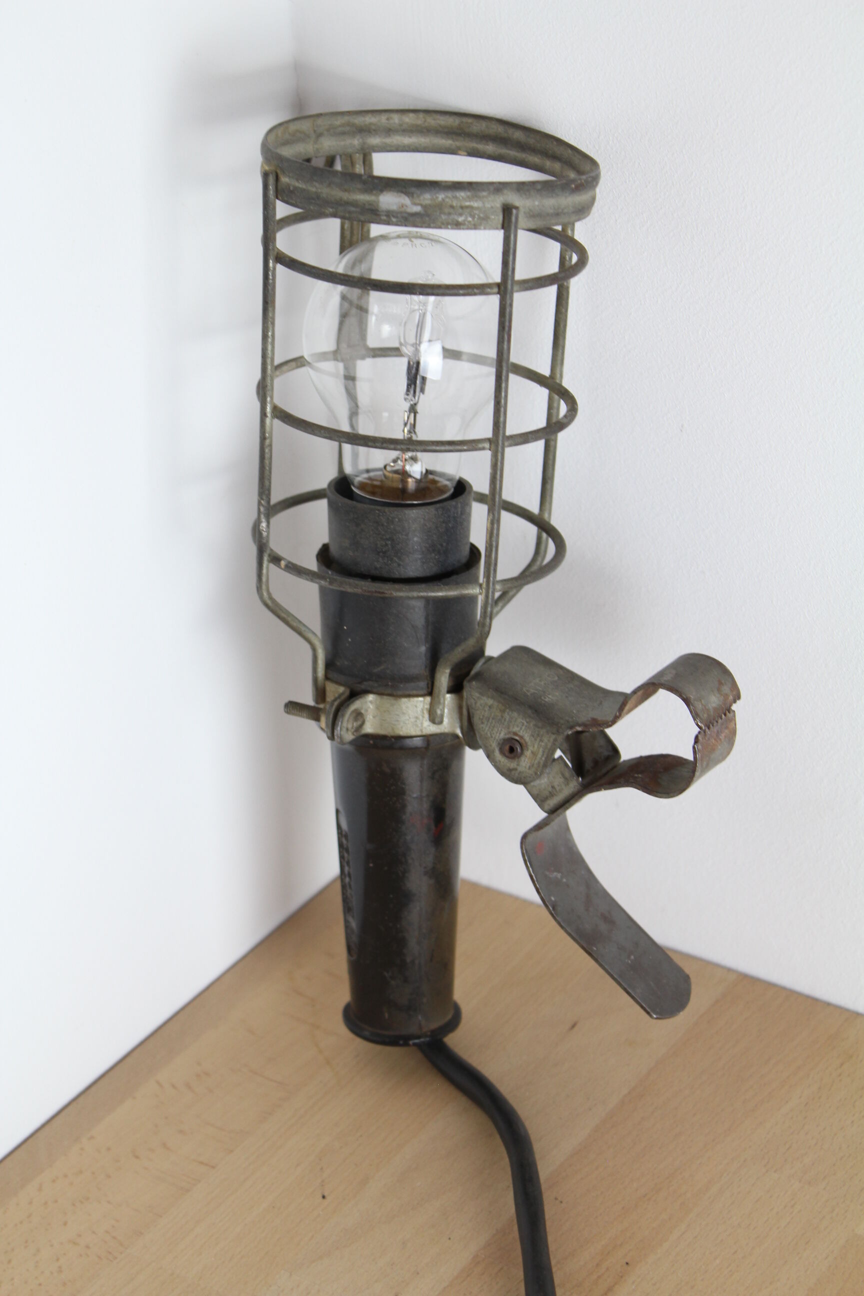 Wandering light industrial workshop