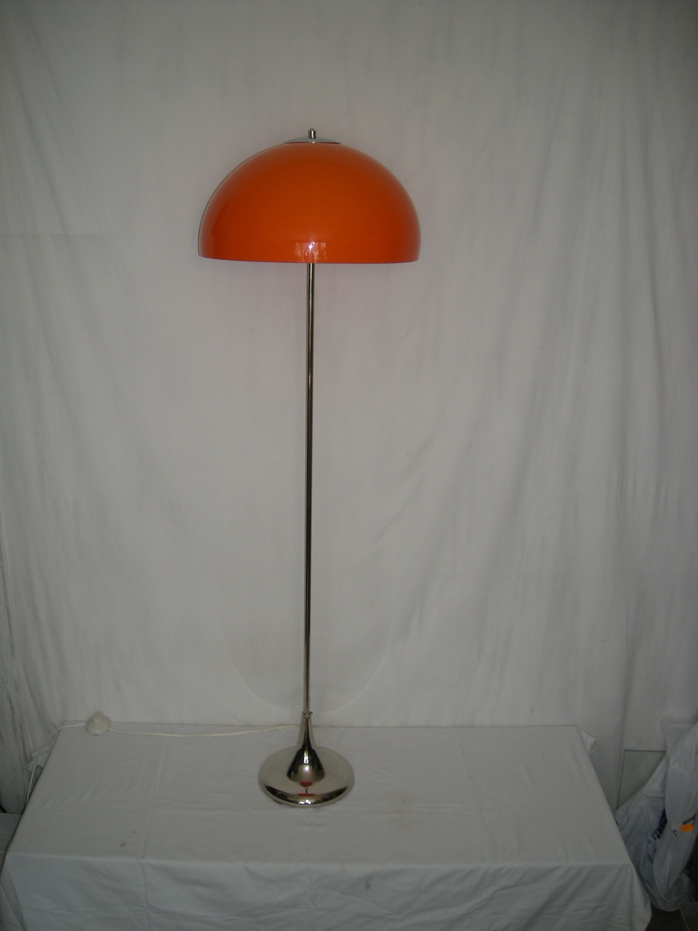 Mushroom floor lamp - tulip foot from the 60s - 70s
