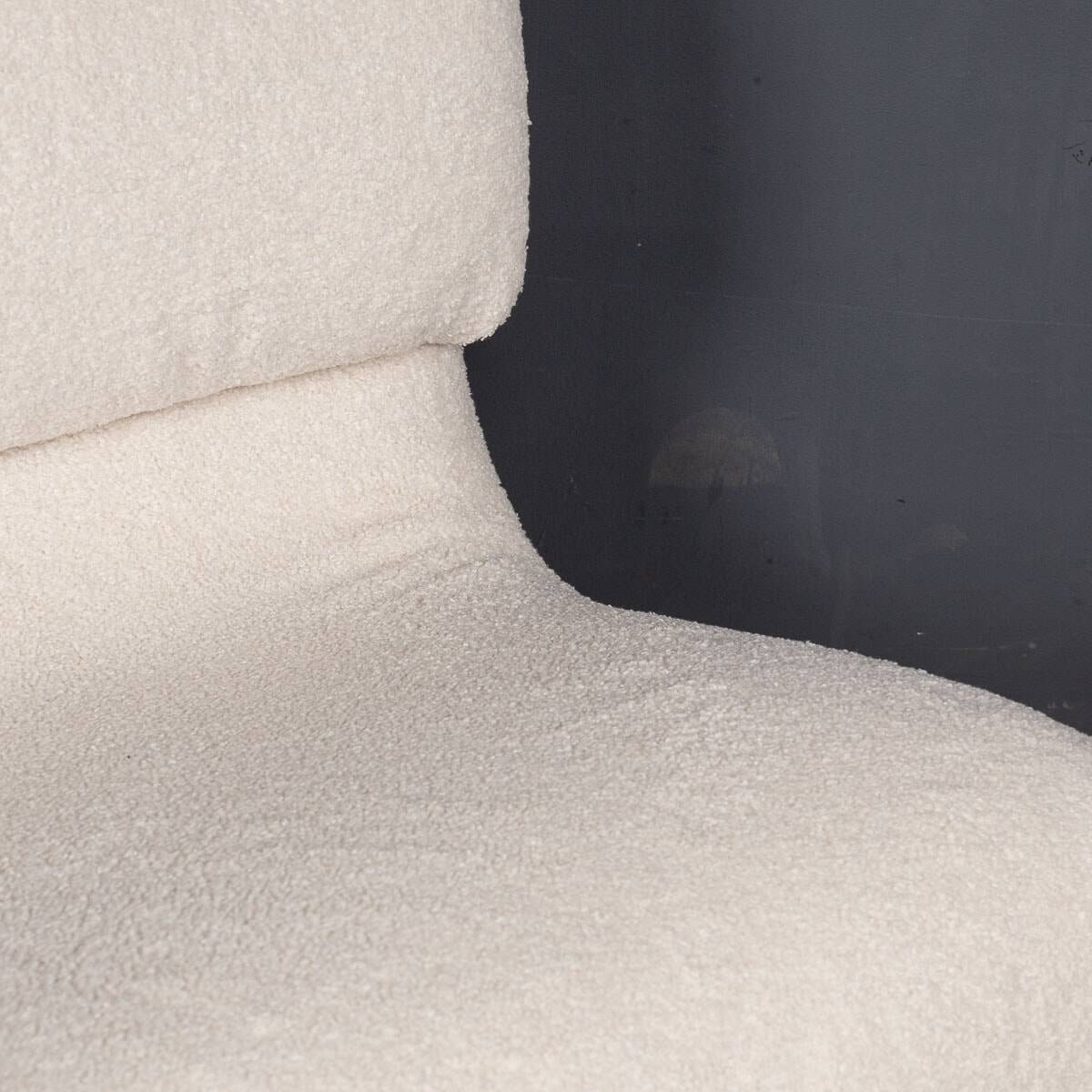 Italian 20thc set of four seats in cream boucle c.1980