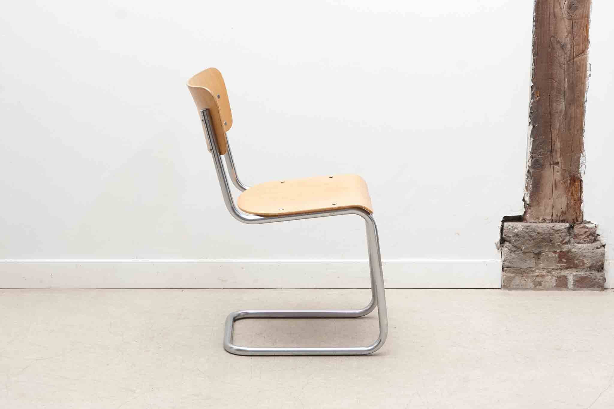 Cesca B32 chair in oak and chrome style