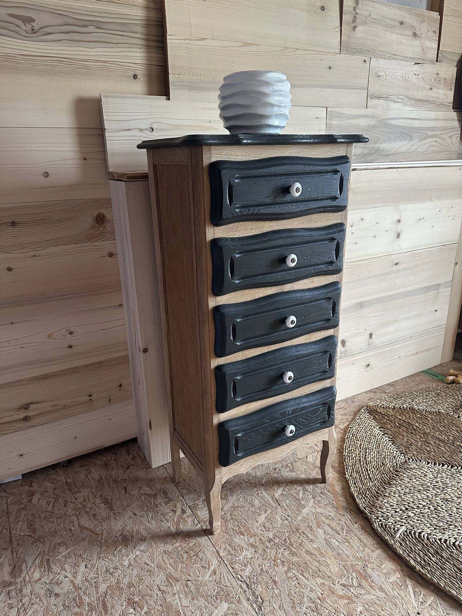Chiffonnier bois brut et noir 5 tiroirs