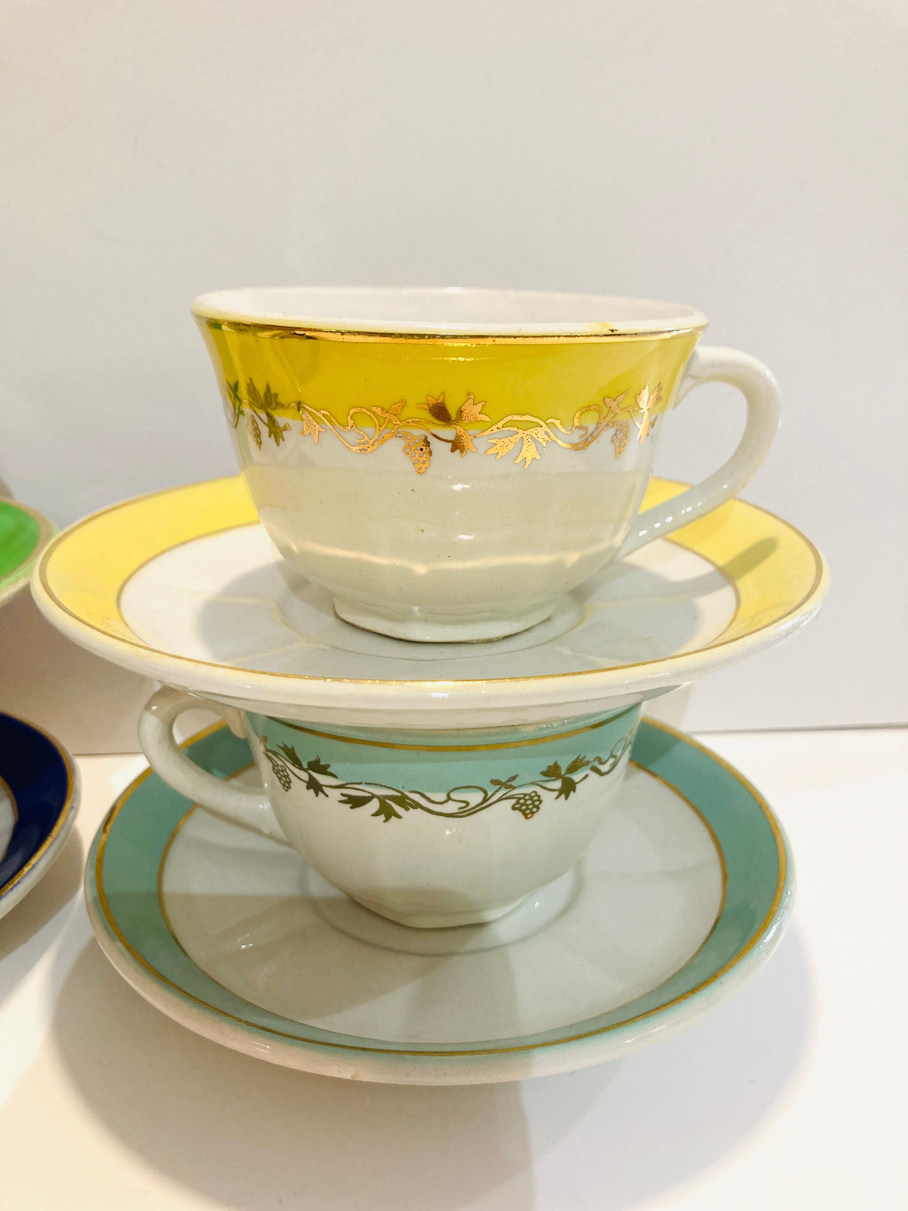 Set of 6 multicolor cups from the 50