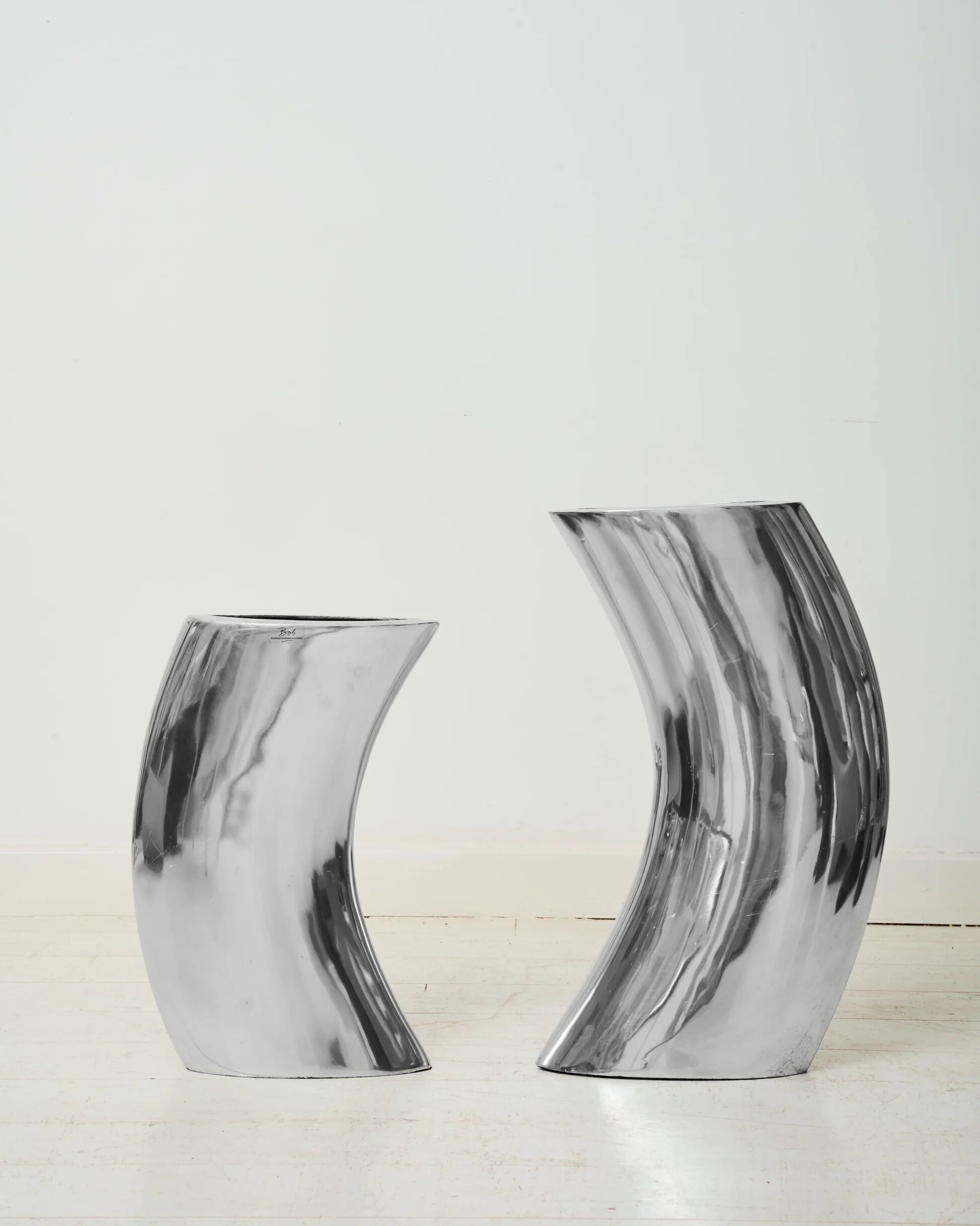 Pair of curved vases, aluminium cast, BOB, 1970-1980