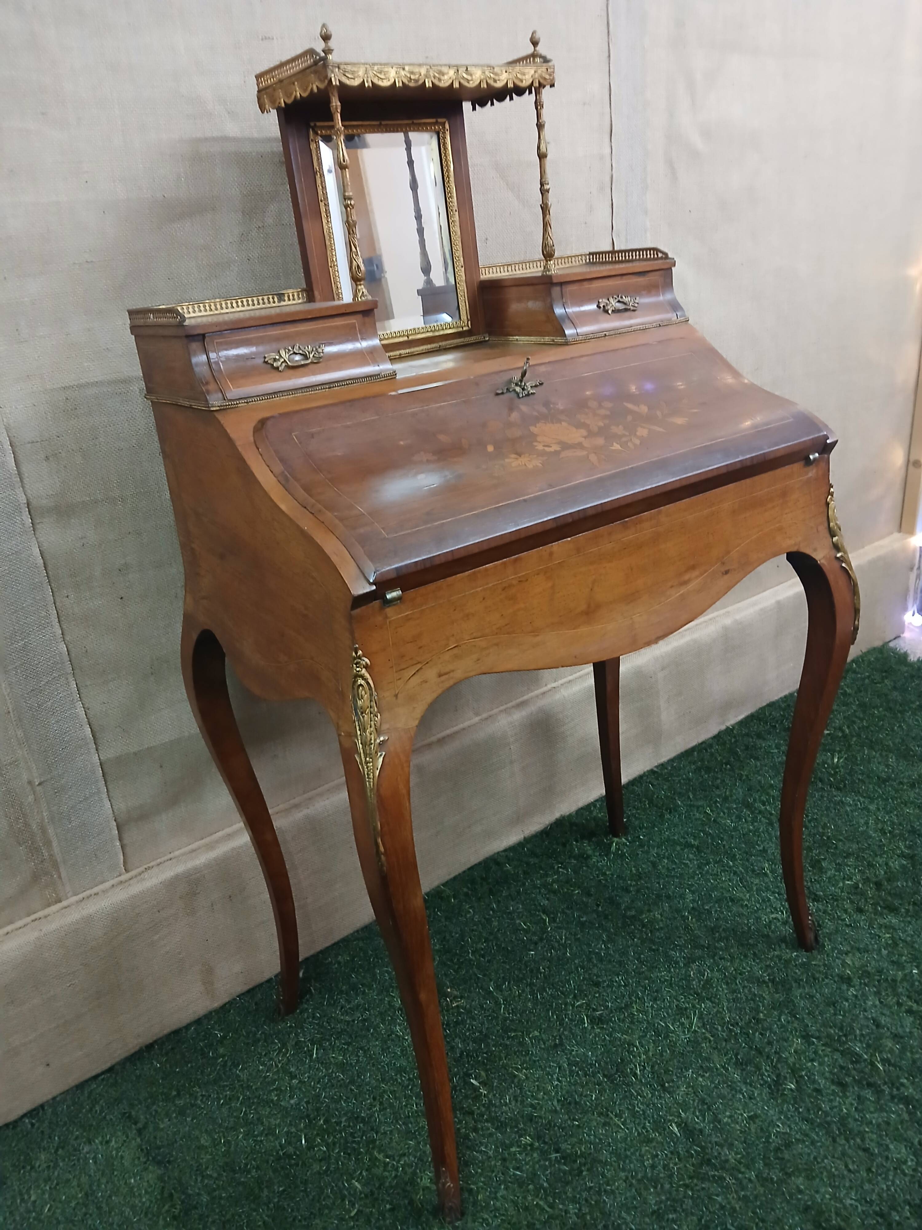 Lady secretary's office