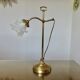 Grande lampe art nouveau en laiton, tulipe en verre dépoli en forme de rose
