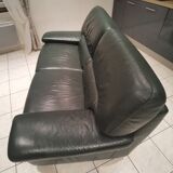 Dark green leather sofa 2-3 seats