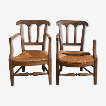 Lot de 2 fauteuils en bois avec assise paillée à restaurer