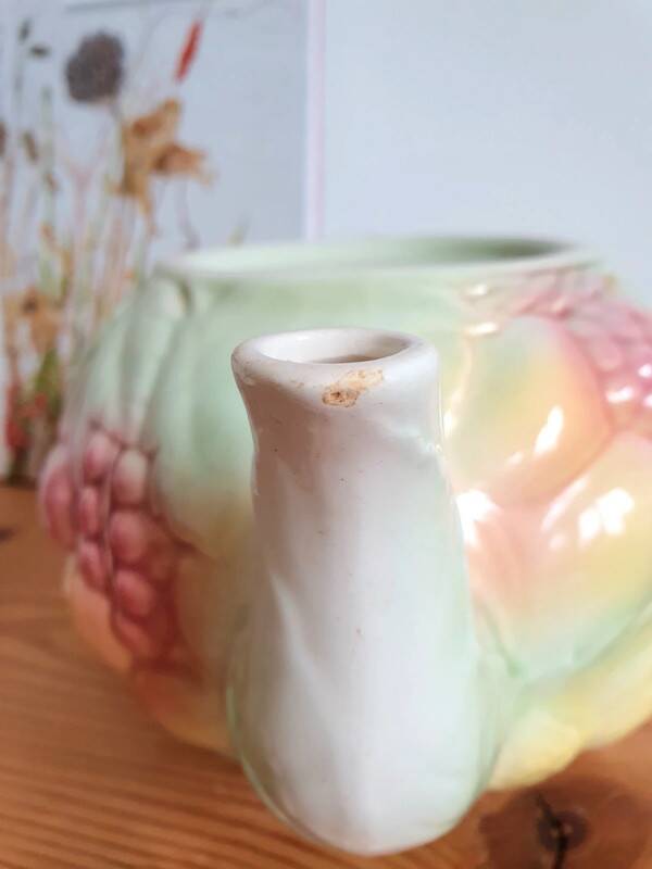 Salins slip teapot