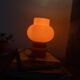 Lampe de table globe en verre opaline orange