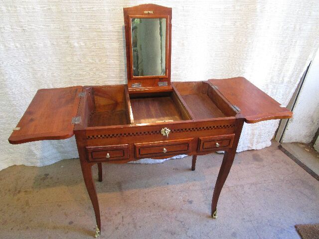 Solid wood dresser with marquetry