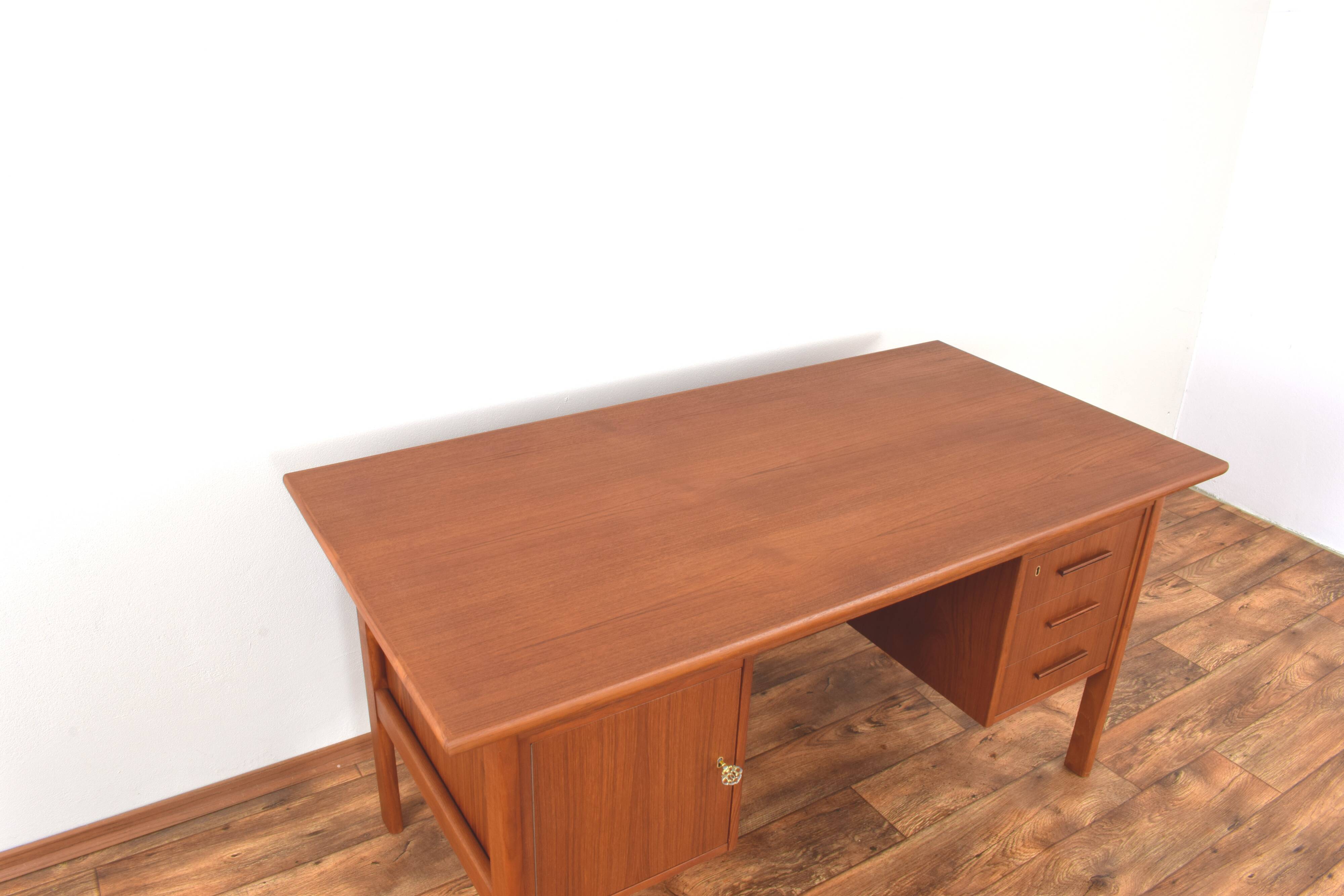 Mid-Century Danish Freestanding Teak Desk, 1960s