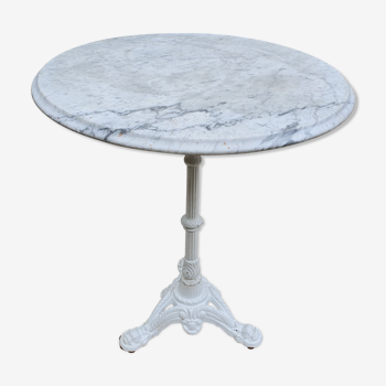 Round bistro table with cast iron foot 1900