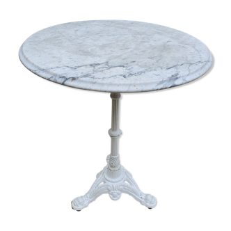 Round bistro table with cast iron foot 1900