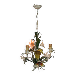 Lampe suspendue en métal.