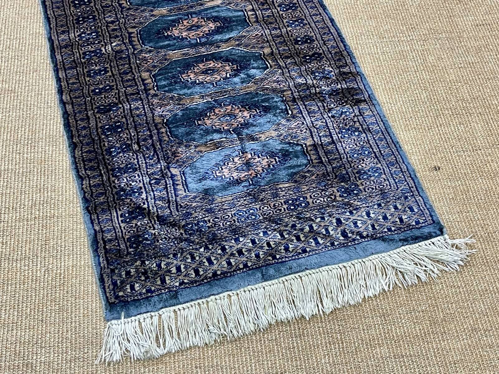 Pakistani handmade wool and silk rug - 1m85x63cm
