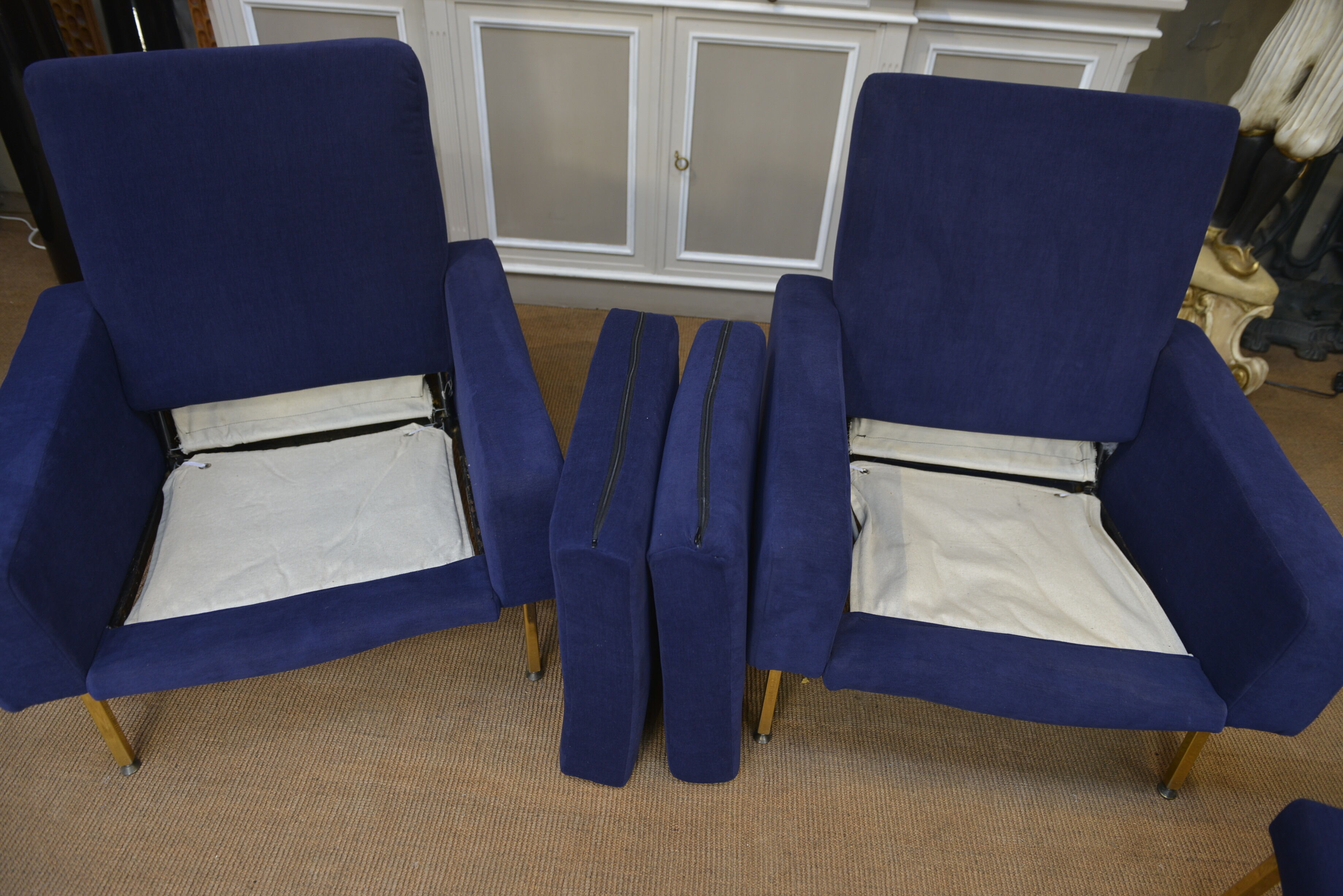 Pair of armchairs and ottoman vintage 1950 in blue velour and brass