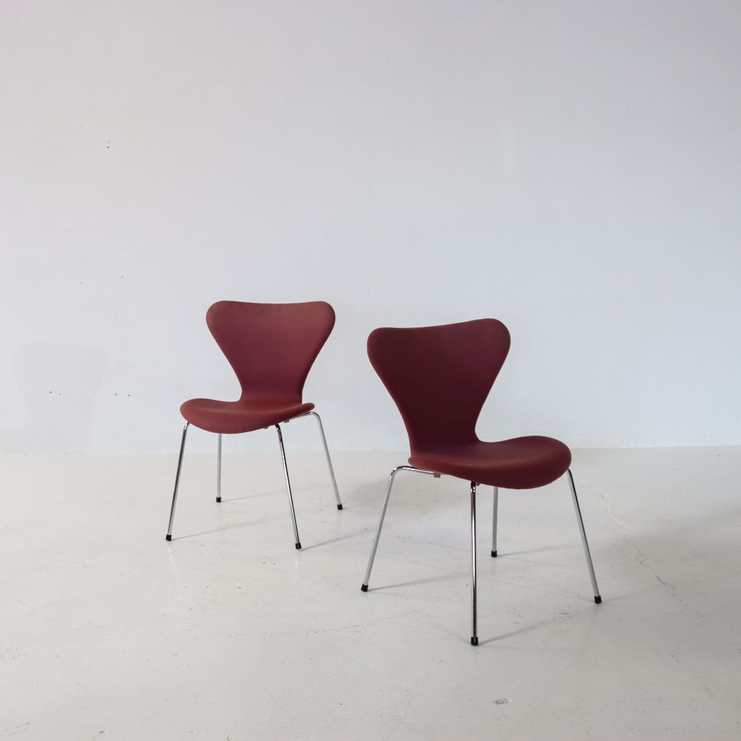 Fritz Hansen Butterfly chairs by Arne Jacobsen