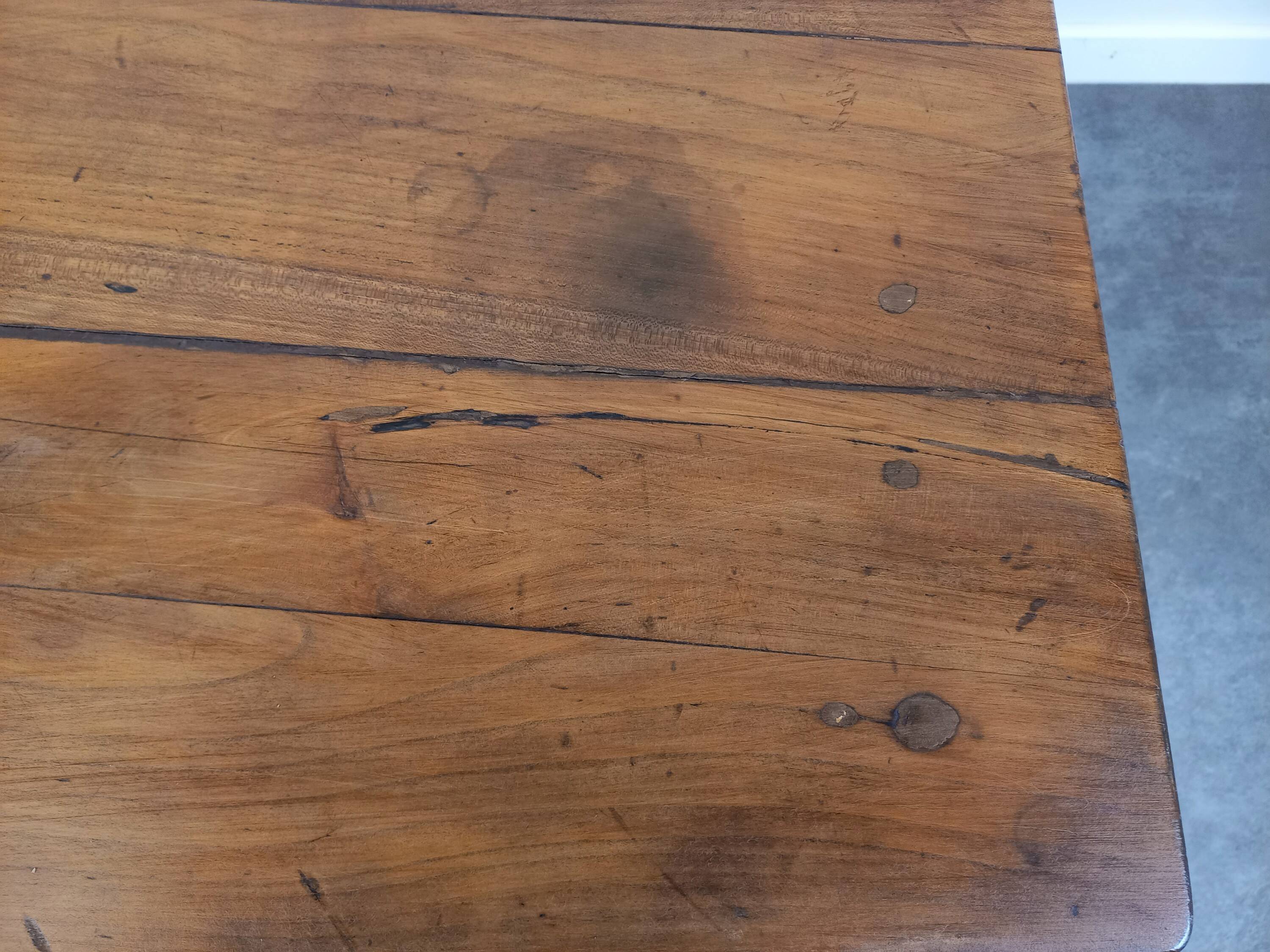 Table bistrot en noyer