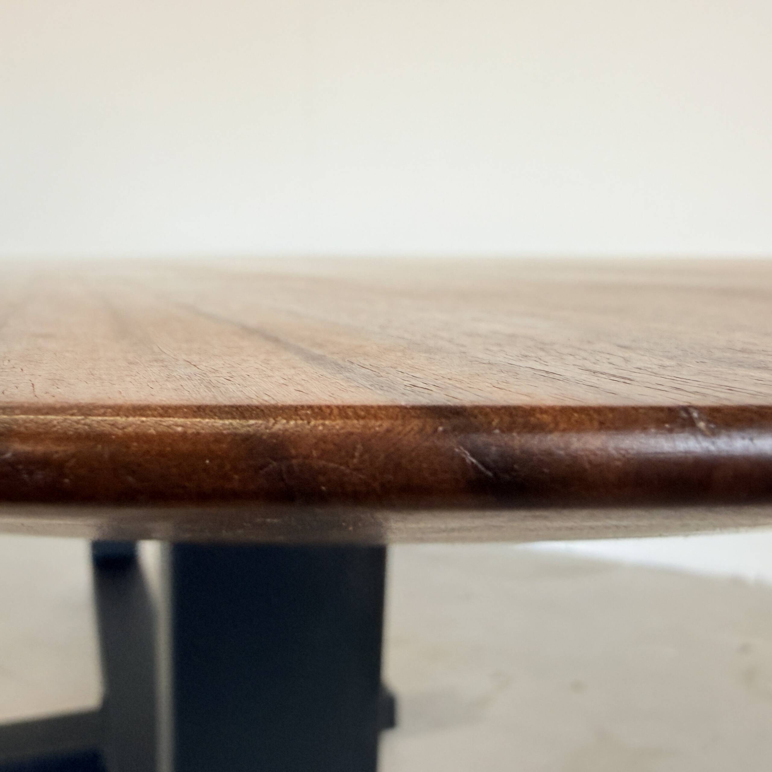 Table à manger ovale en noyer massif 260x120 - Bert Plantagie