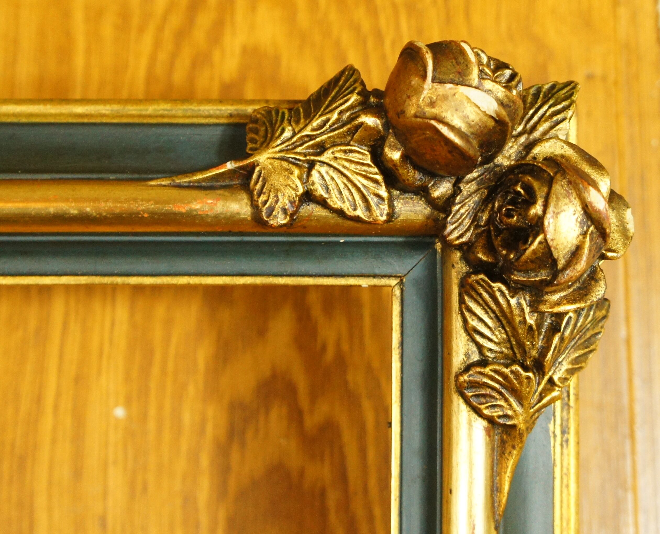 Cadre à décor de roses XIXème vert anglais & feuille d'or.