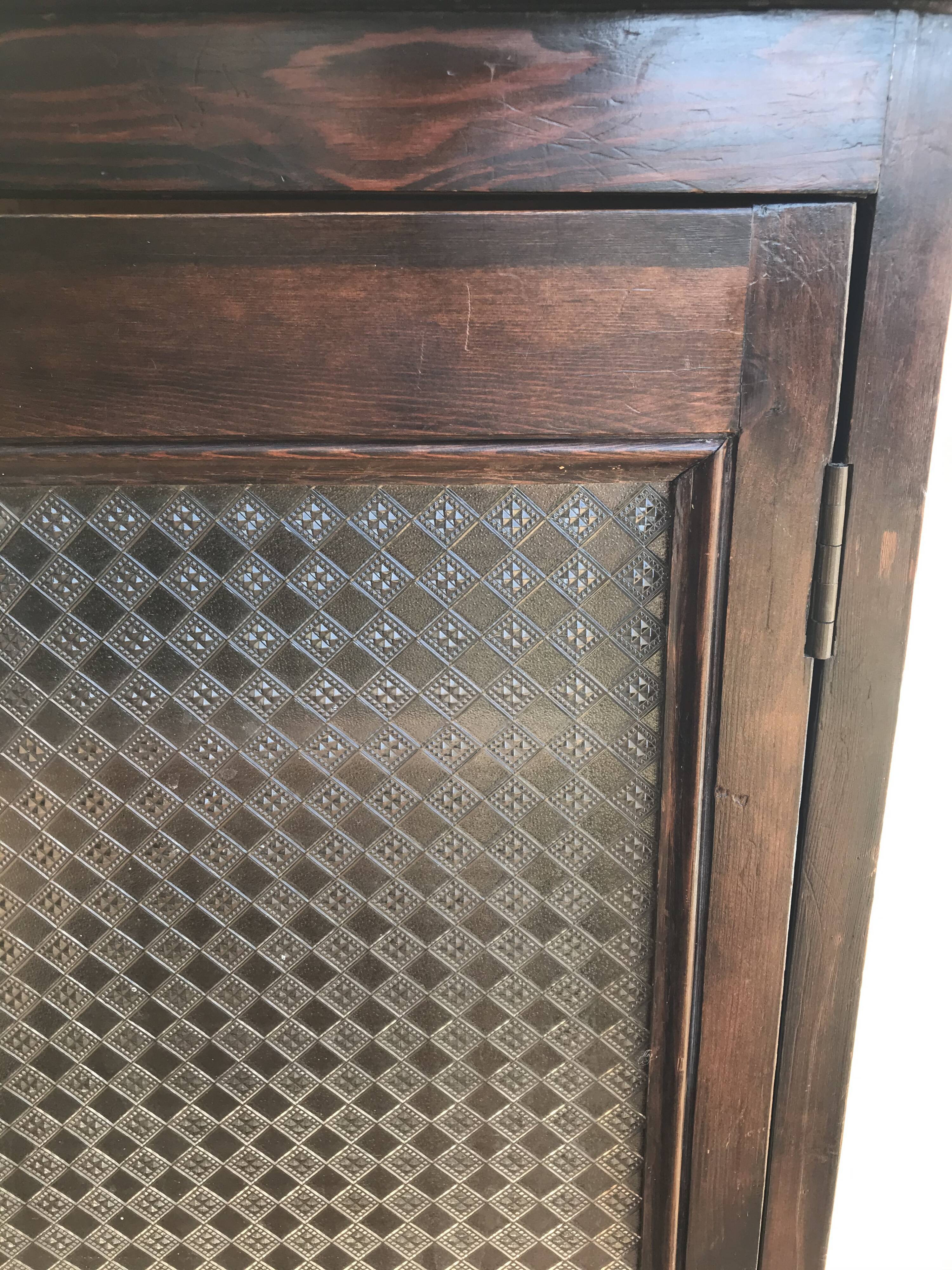Glass cabinet