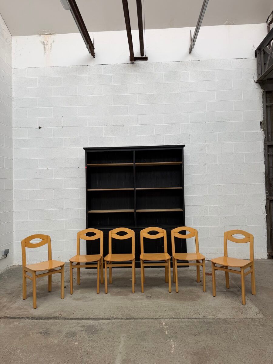 Suite de 6 chaises en hêtre