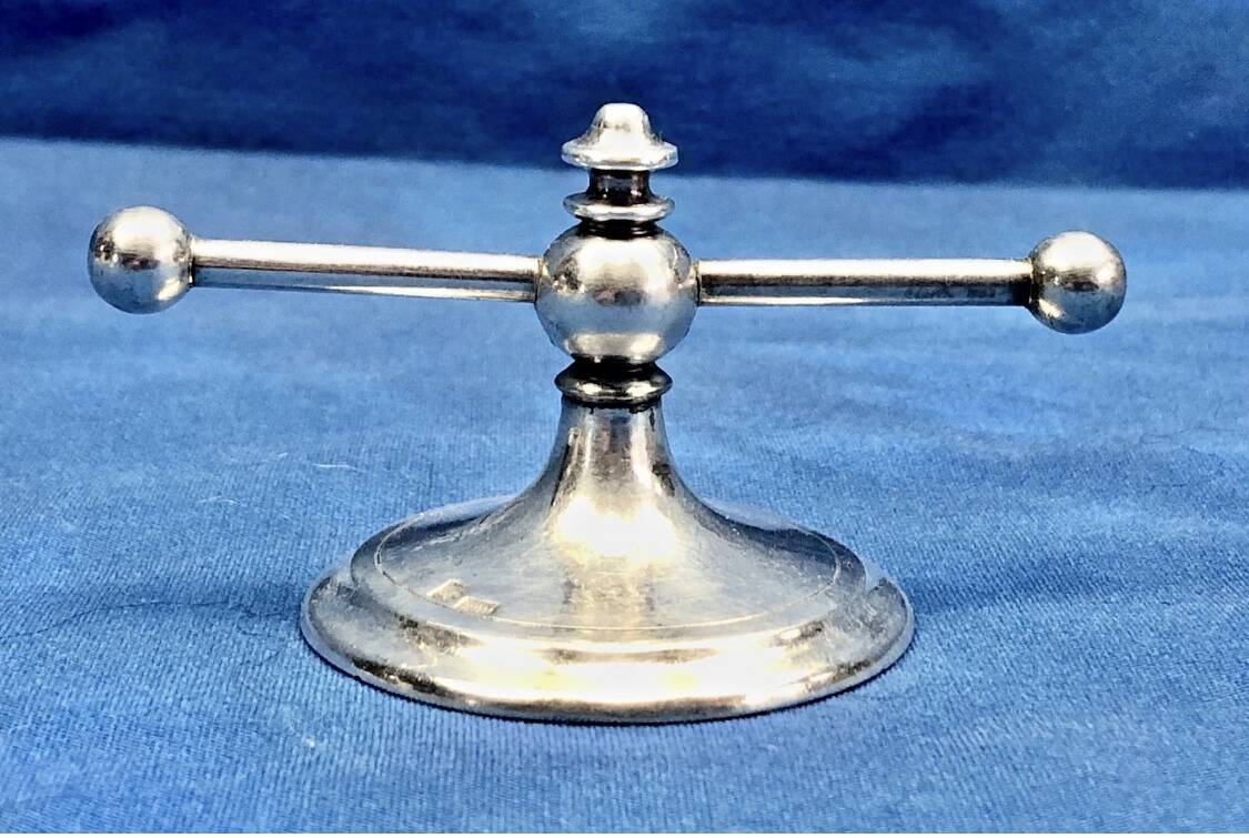 8 antique Art Deco silver-plated metal knife rests, Cailar Bayard hallmark