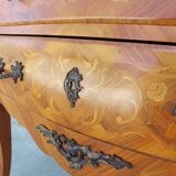Louis XV chest of drawers in rosewood marquetry
