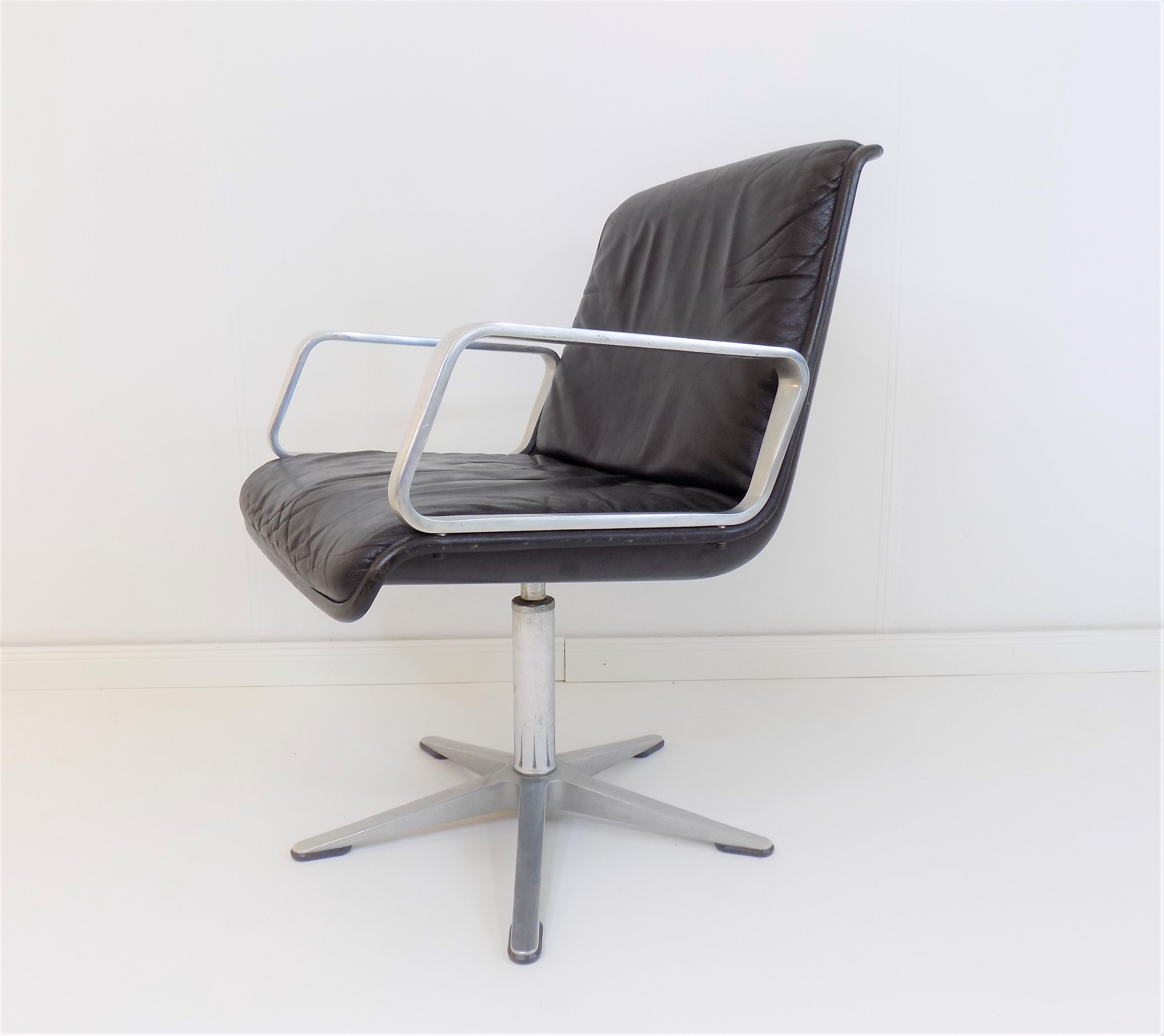 Ensemble de 2 chaises de bureau Wilkhahn Delta du groupe Delta