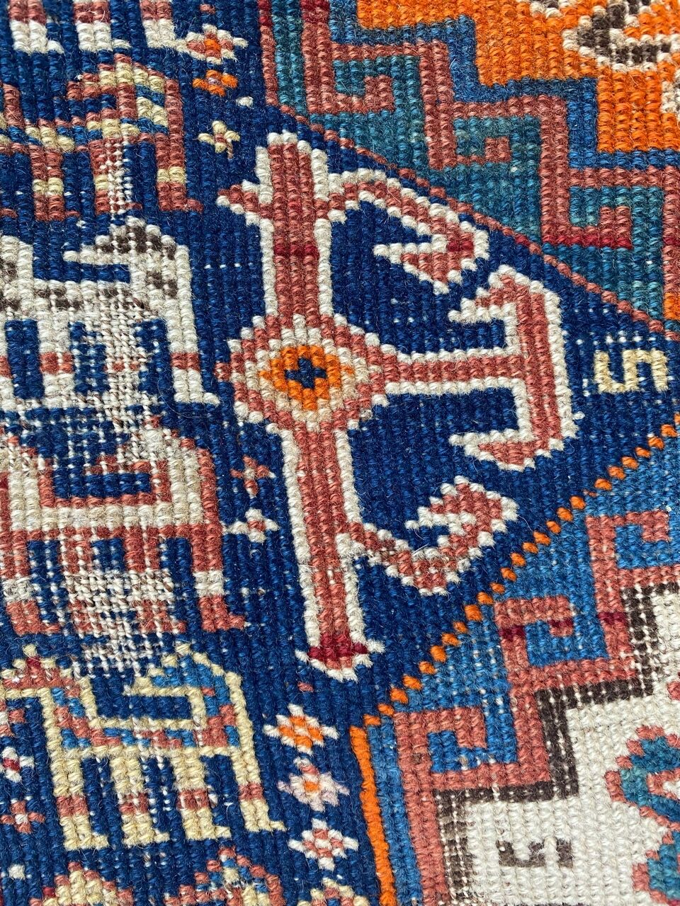 Pretty old Caucasian chirwan carpet of the 19th century  115x176cm