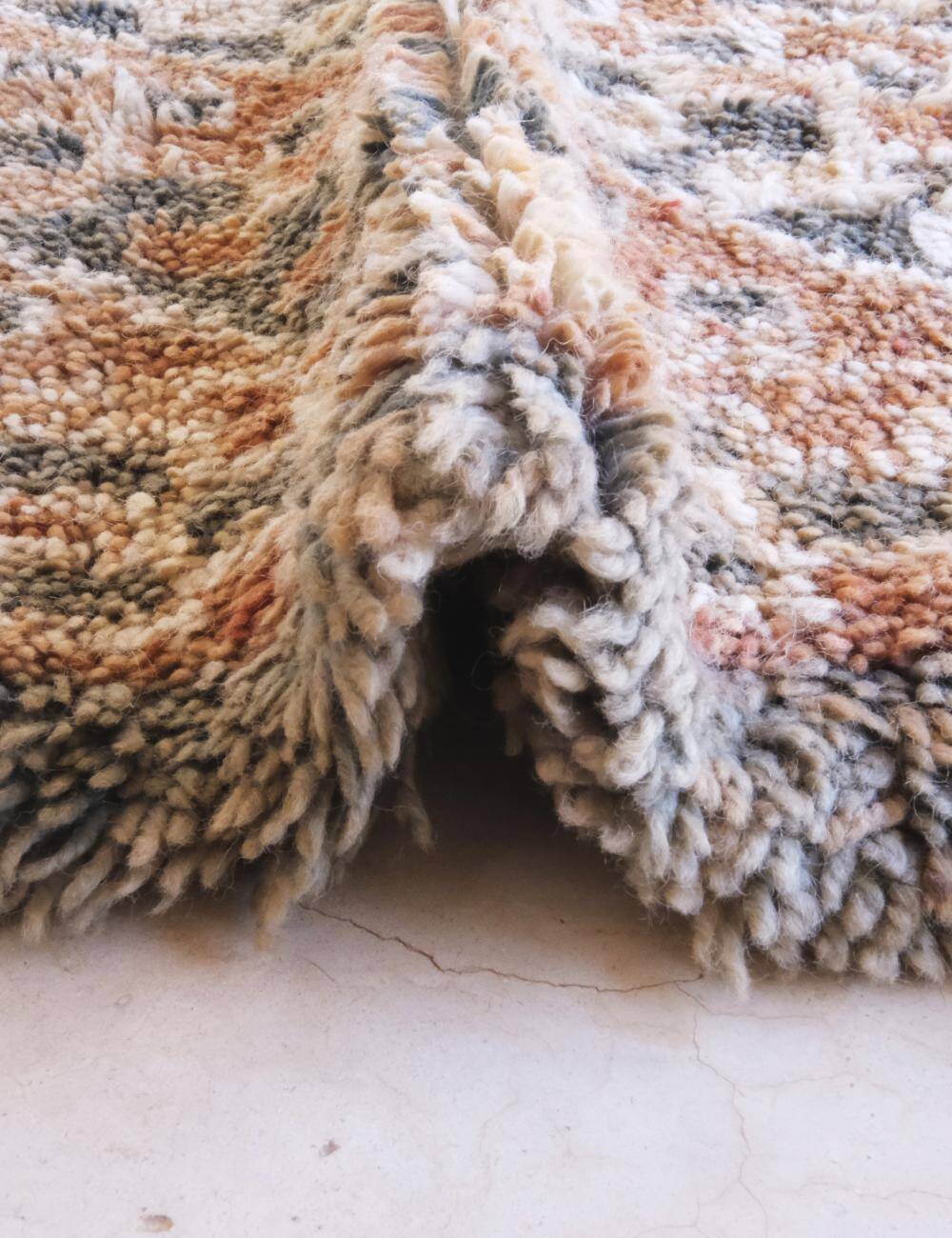 Vintage Collectible Rug - 412 x 205 cm