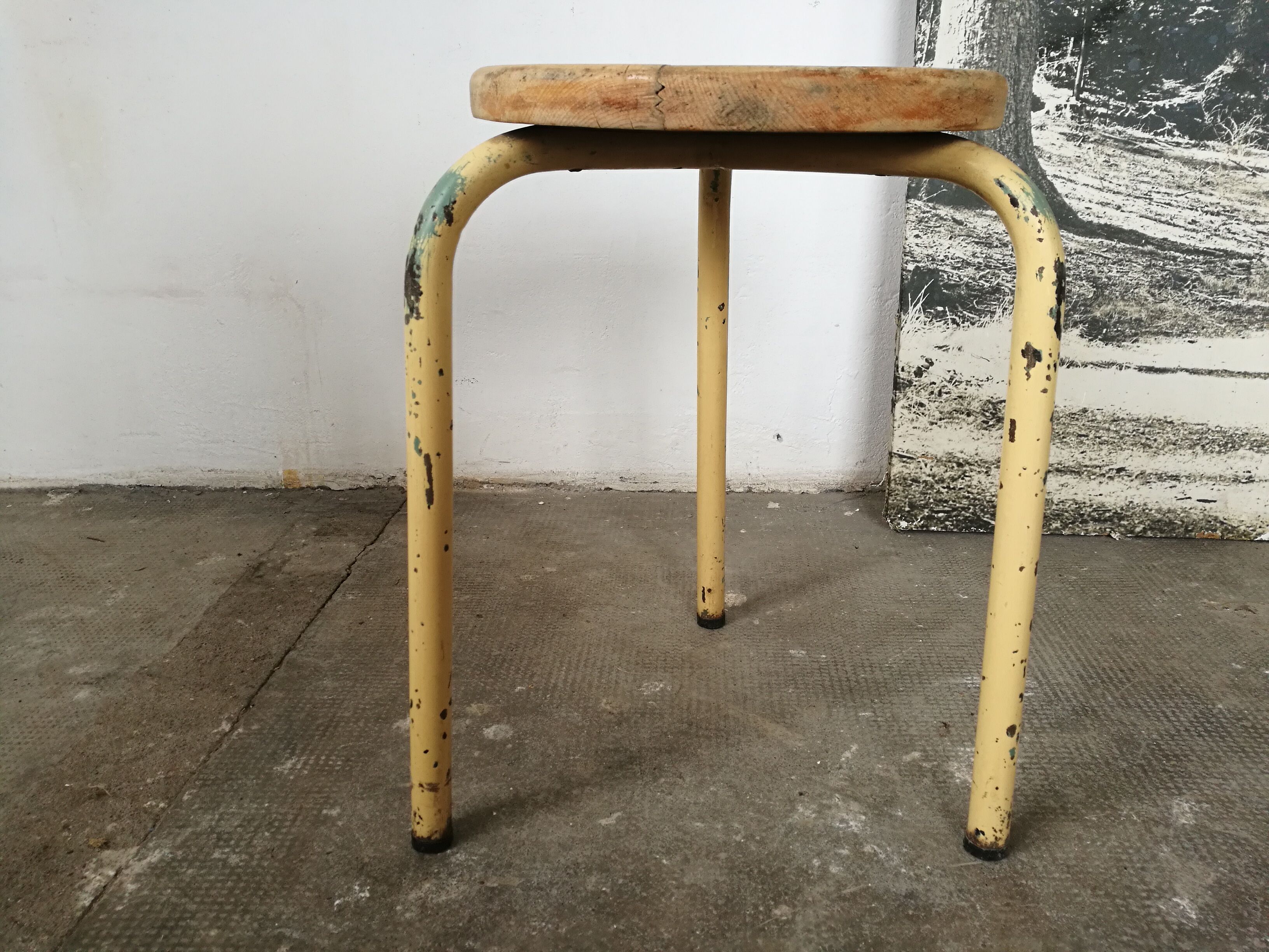 Tripod stool