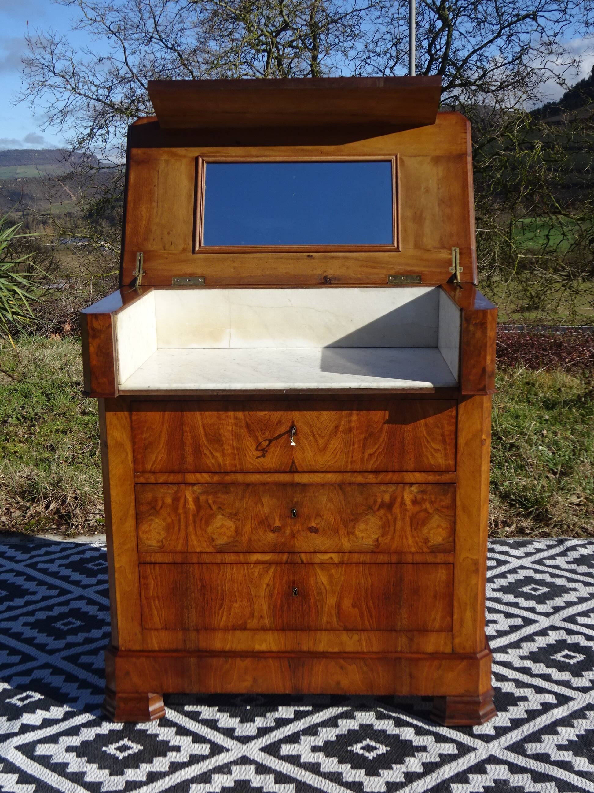 Commode coiffeuse, système en chemin de fer