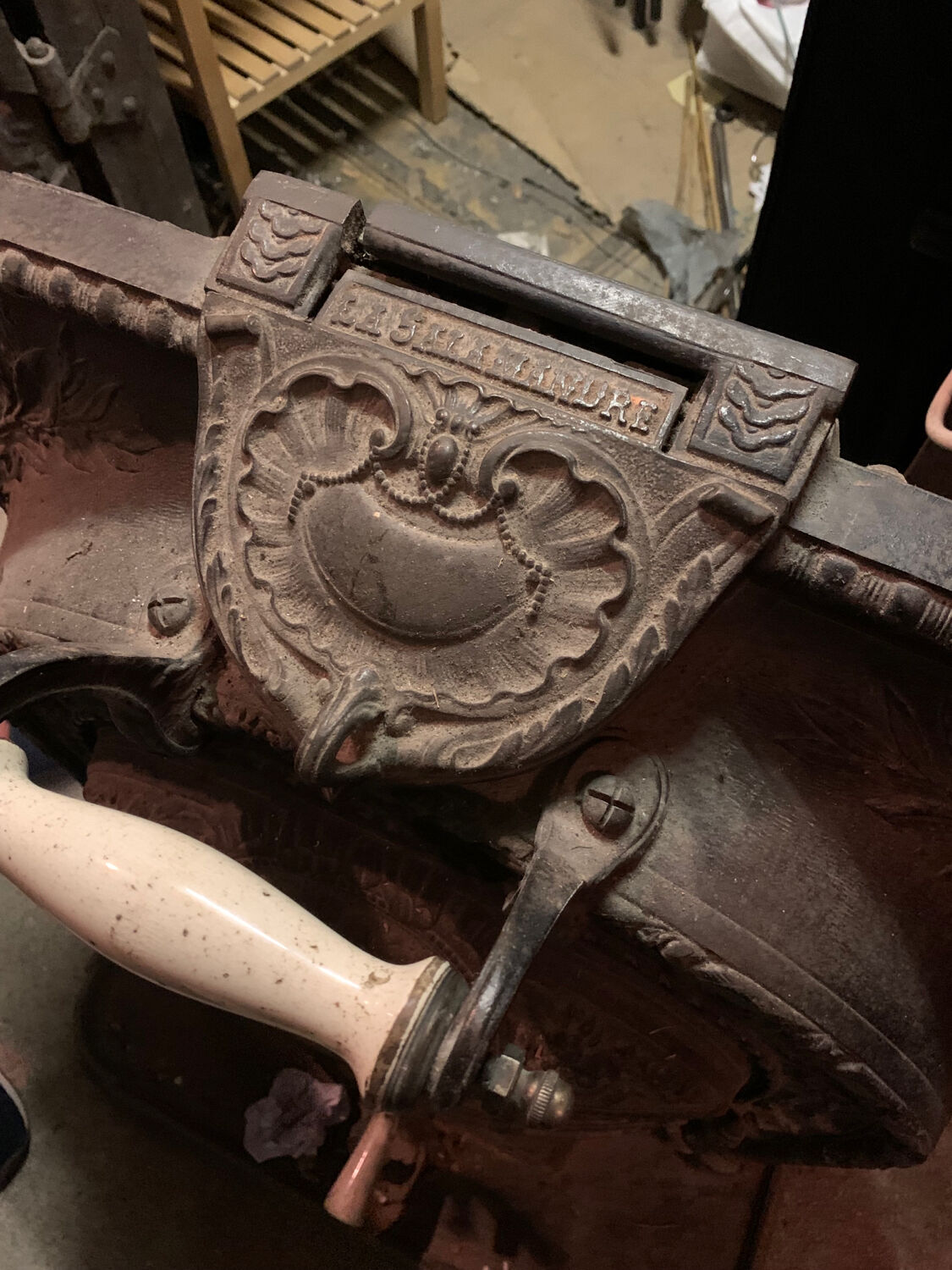 Cast iron stove La Salamandre