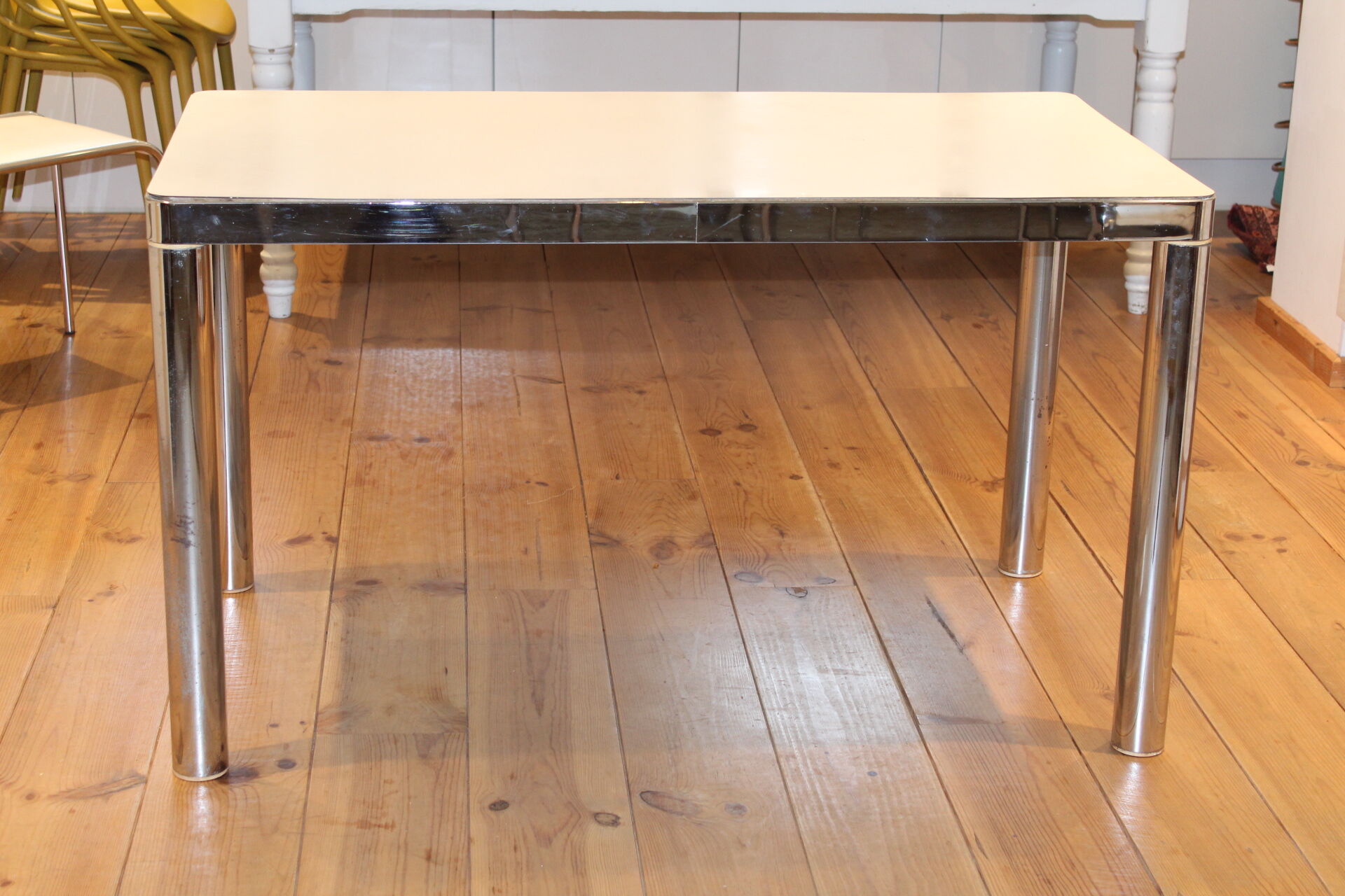 Table from the 70's formica in white and stainless steel